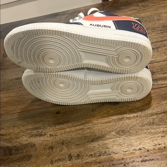 Nike Auburn Edition Navy and Orange Sneakers - Picture 4 of 4